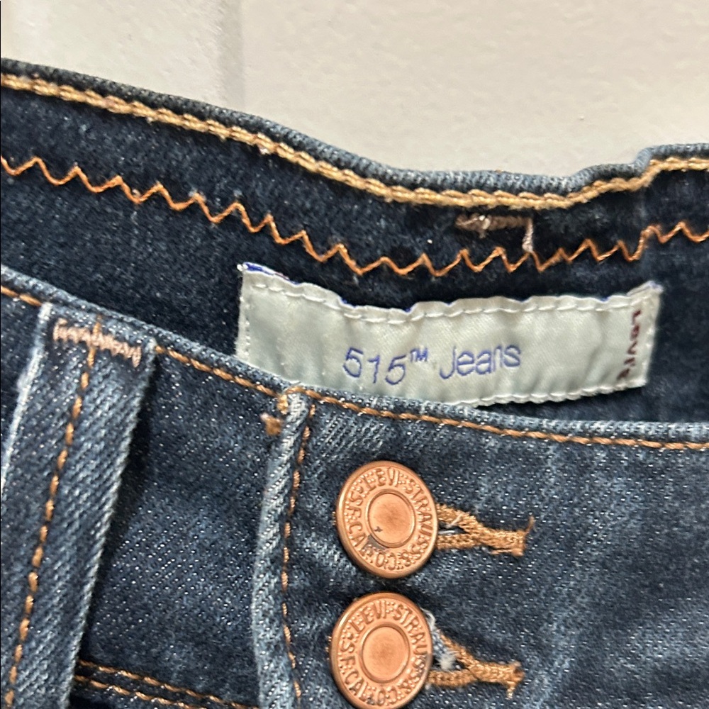 Levi's Women's Denim Shorts - Picture 2 of 2